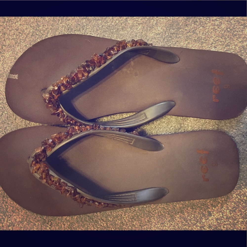 Reef Brown flip flops sz9